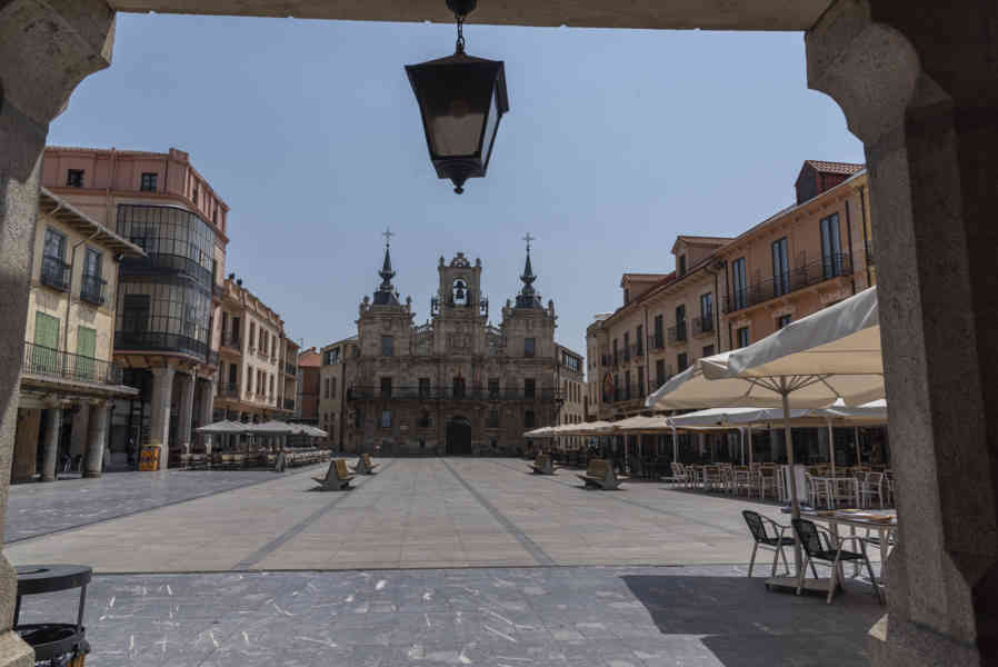 León 004 - Astorga - plaza Mayor.jpg